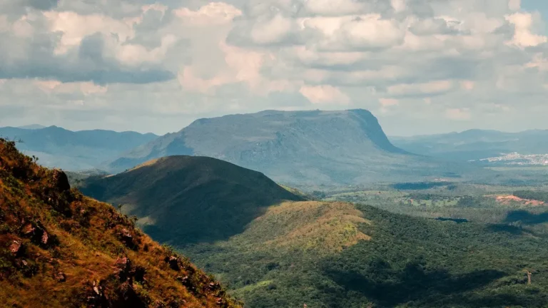 Serra de                                          Ouro Branco