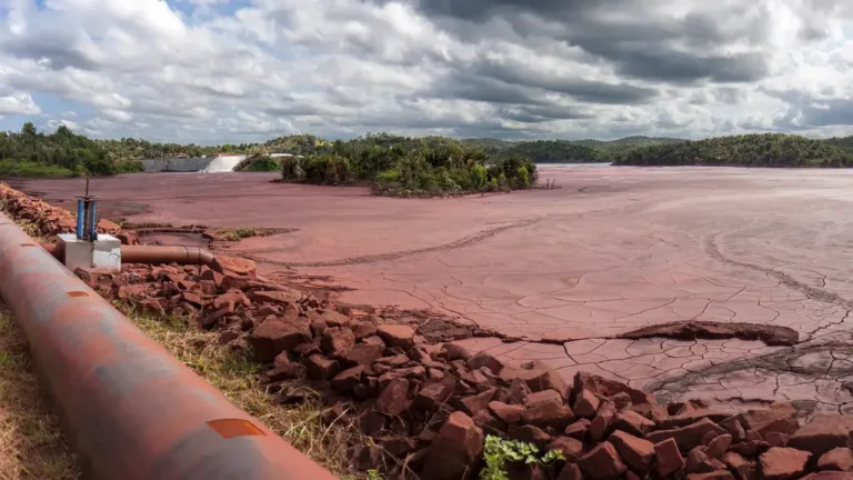 Desafios em Projetos de Barragens de Mineração