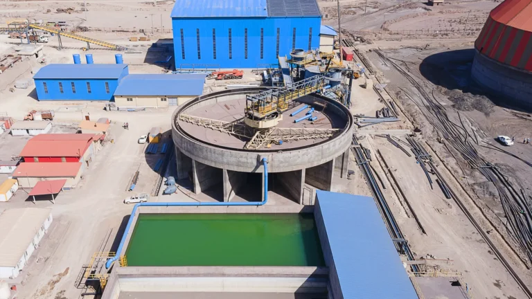 Tipos de densidade, papel geológico-geometalúrgico e consequências de erros