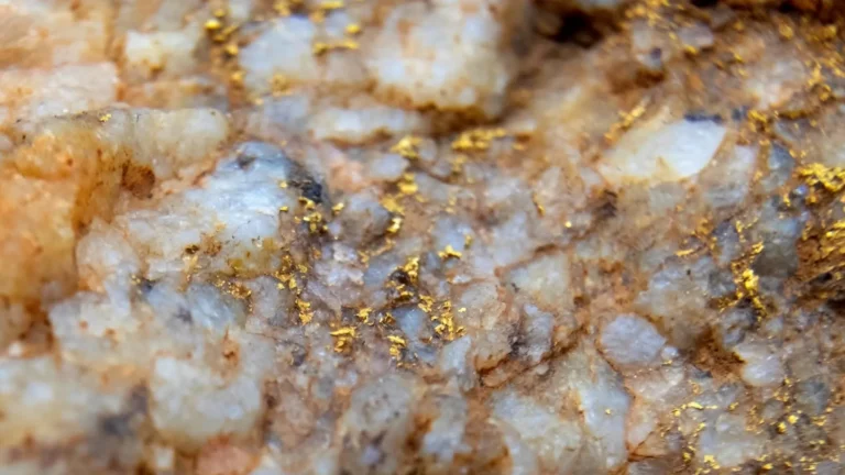 Geoquímica pode encontrar o sistema… e mesmo assim errar completamente o ouro